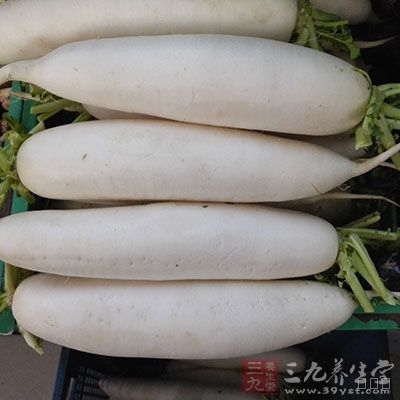 取白皮大萝卜1个