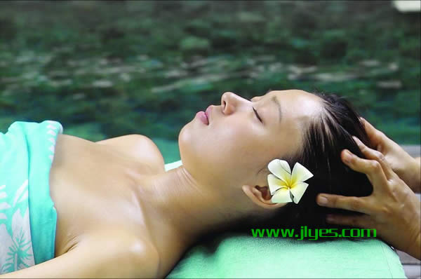 按摩百会穴治头痛方法