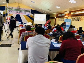 连花清瘟亮相肯尼亚医疗协会年度科学峰会