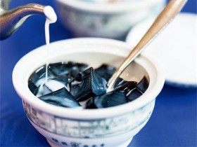 龟苓膏的功效与作用,龟苓膏的做法,龟苓膏的副作用