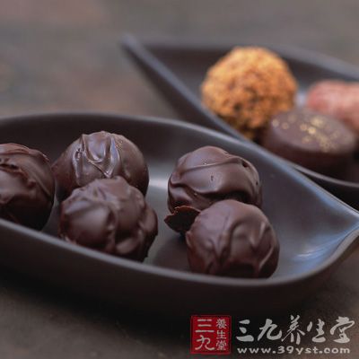 鸡蛋果巧克力球