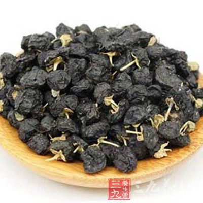 患有高血压、性情太过急躁的人，或平日大量摄取肉类导致面泛红光的最好不要食用