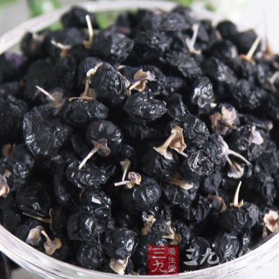 肤色不佳、晦暗、黄褐斑的女性要多吃黑枸杞