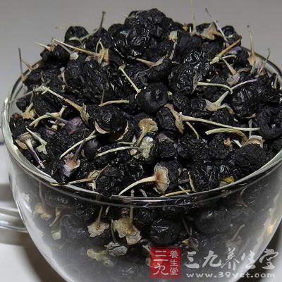 黑枸杞虫草酒有补虚益精，祛寒助阳的作用