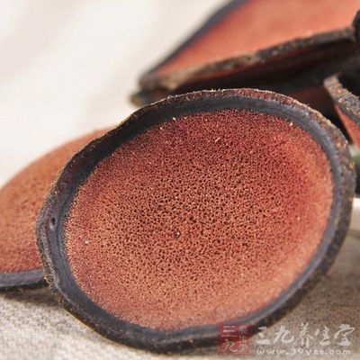 鹿茸片可以制作成鹿茸雪蛤食用