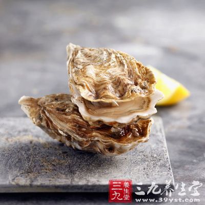 食盐+牡蛎二者钠的比例都较高，在烹调牡蛎时不宜添加太多盐
