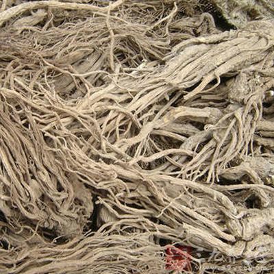 用狼毒(不拘多少)捣烂