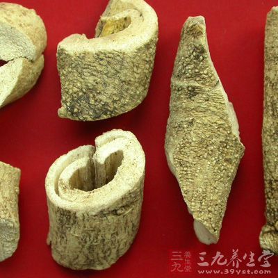 入脾、胃，兼入膀胱、小肠