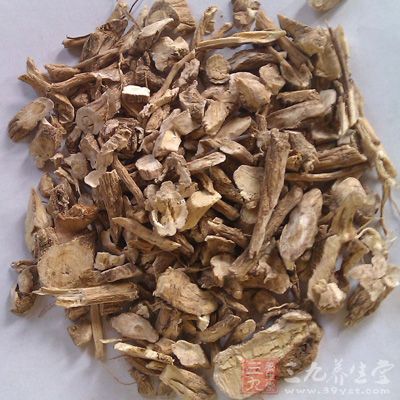 白鲜皮气寒善行，味苦性燥，为诸黄风痹要药