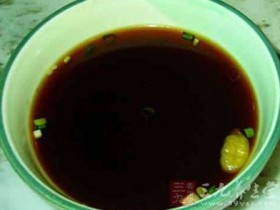 鱼刺卡在喉咙怎么办,鱼刺卡在喉咙的解决妙招及窍门