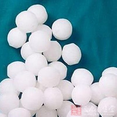 瘰疬溃烂，牵至胸前、两腋或两肩上，块如芥子大，4-5年不愈者