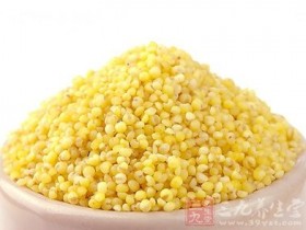 小米粥的做法,小米粥的营养价值,小米粥的功效与作用