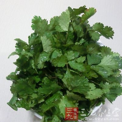 将香菜择洗干净