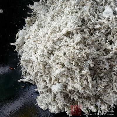 茵陈60克，粳米100克，白糖适量