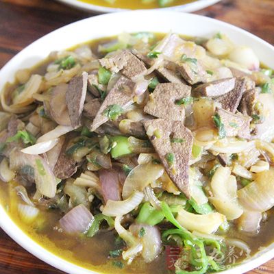 洋葱炒猪肝的做法