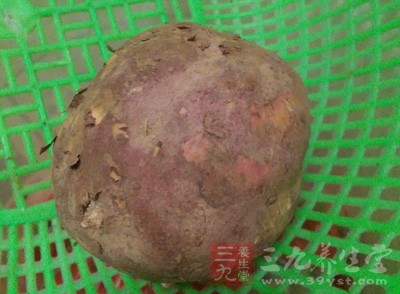 甘薯球、甜地瓜干等，因为在制作时添加了较多的油脂