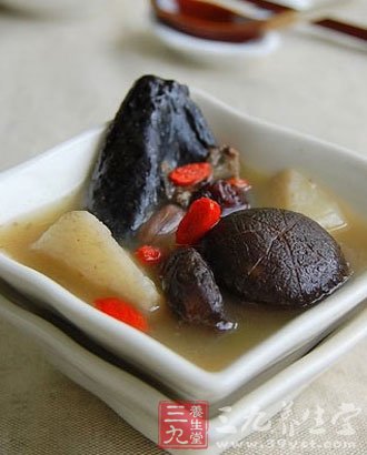 花胶炖香菇的做法