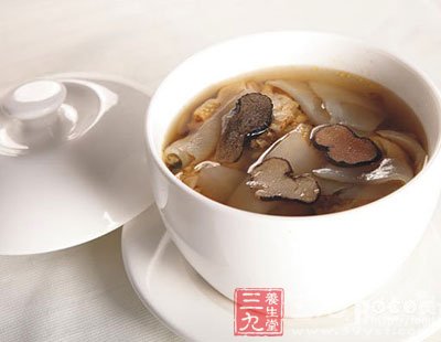 鹧鸪炖花胶的做法