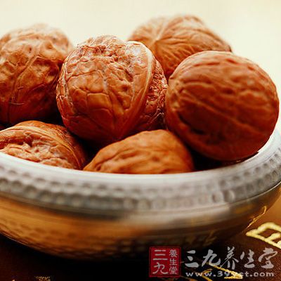 食用核桃，摄入油脂