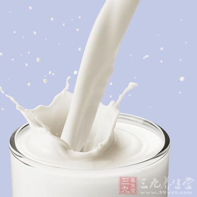 牛奶不仅营养丰富，更具有滋阴养液、生津润燥的功效