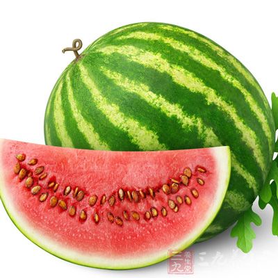 西瓜降糖关键点：水分多、热量少