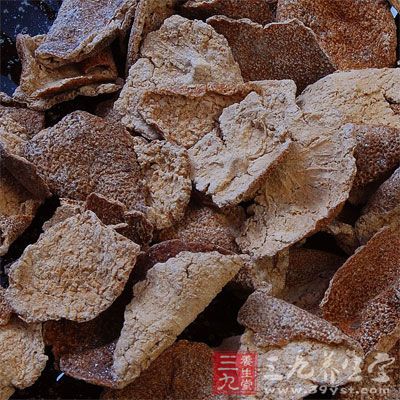 专家建议，最好不要用新鲜的橘子皮直接用来泡茶或泡酒