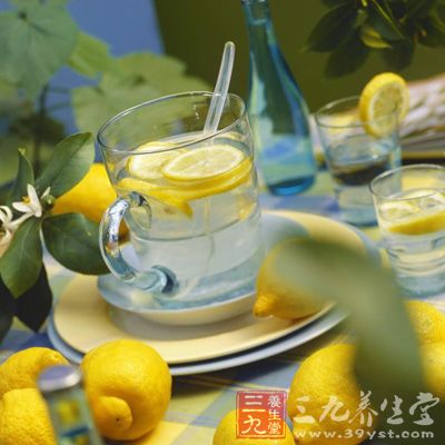 泡柠檬的水太凉，香味不容易泡出来