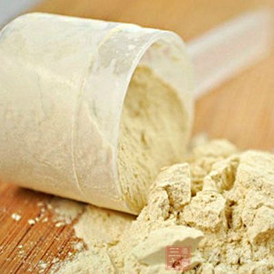 蛋白粉如果过量摄入，易引发心脑血管疾病