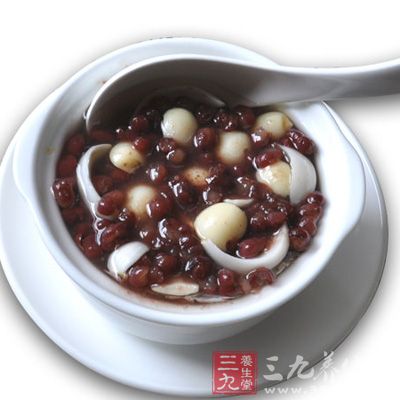 莲子百合红豆粥不仅口味极佳，而且营养丰富