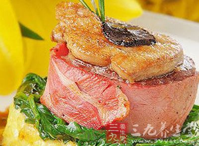 低热量早餐：凤梨火腿蛋焙果