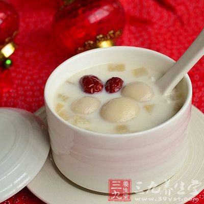 天山雪莲果的长像朴实平凡，其吃法可是相当多元化