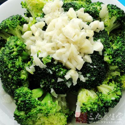 凉拌西兰花的做法