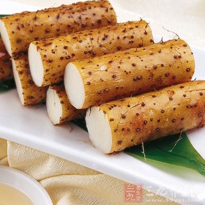淮山中的淀粉酶、多酚氧化酶等物质，有利于脾胃消化吸收，可治脾胃虚弱、食少体倦、泄泻等病症
