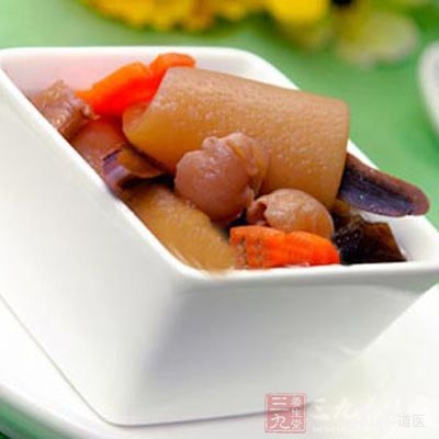 灵芝木耳猪皮汤