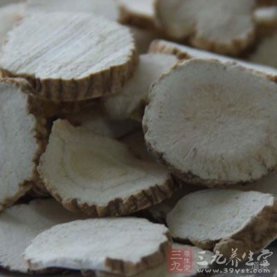 白芷原为辛温解表药，香气浓烈，直冲鼻腔