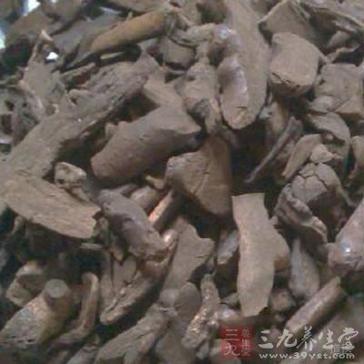 用于肾虚腰脚疼痛，可与补骨脂、牛膝等同用