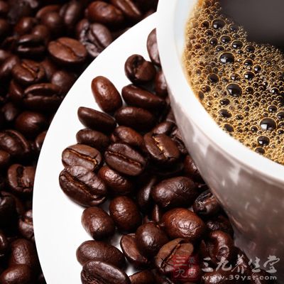 减少咖啡因和酒精的摄入