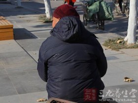 腰间盘突出症状表现,腰间盘突出的治疗方法