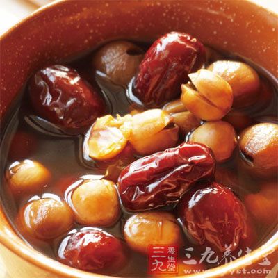 这款粥有健脾利湿的作用，可给孩子当早餐食用