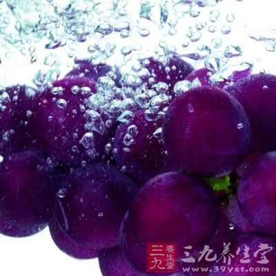 总得来说吃葡萄籽对人体的健康是有很多的好处的