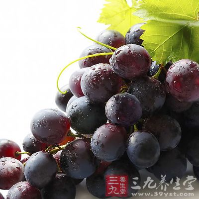 长期使用电脑、手机和电视的人士要多吃葡萄