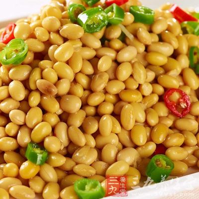 挑选猪蹄需注意：颜色发白，个头过大