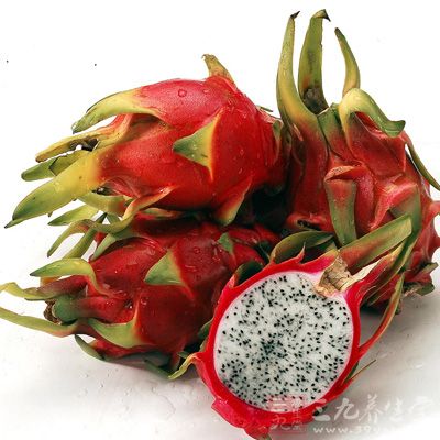 火龙果含有丰富的胡萝卜素 (维生素A之前驱物质)