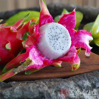 贵妃蚌炒火龙果