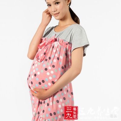 牛油果是一种奶油，高脂肪的水果中最有名的就是由鳄梨为成分的沙拉酱