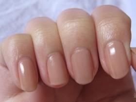 指甲看健康图解，健康的指甲是什么样的