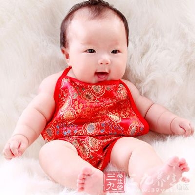 室温过高、或保暖过度也是小儿睡眠时出汗的原因