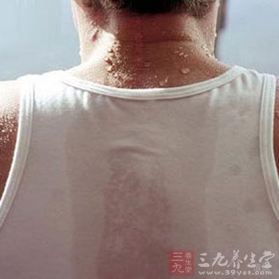 此外，盛夏身体排汗多，还会增加水溶性维生素尤其是维生素C的排出