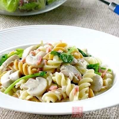减肥食谱中餐一：蘑菇菠菜意面
