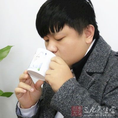 肾脏排毒：大量补充水分